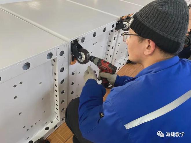 讓嚴謹細致成為工作常態 教學設備管理的專業之道
